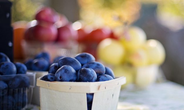 SIX WAYS TO SUPPORT LOCAL FOOD AND FARMERS